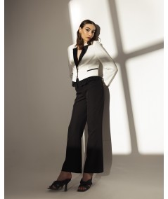 Pantaloni slim con nervine sul davanti
